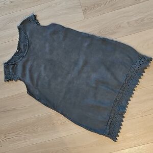 Italian Linen Minimalist Lagenlook Sleeveless Lace Trim Tunic, Medium